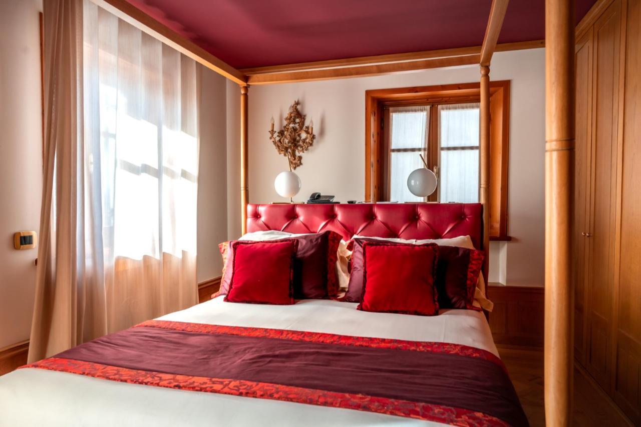 Ambra Cortina Luxury&Fashion Hotel Cortina dʼAmpezzo Extérieur photo
